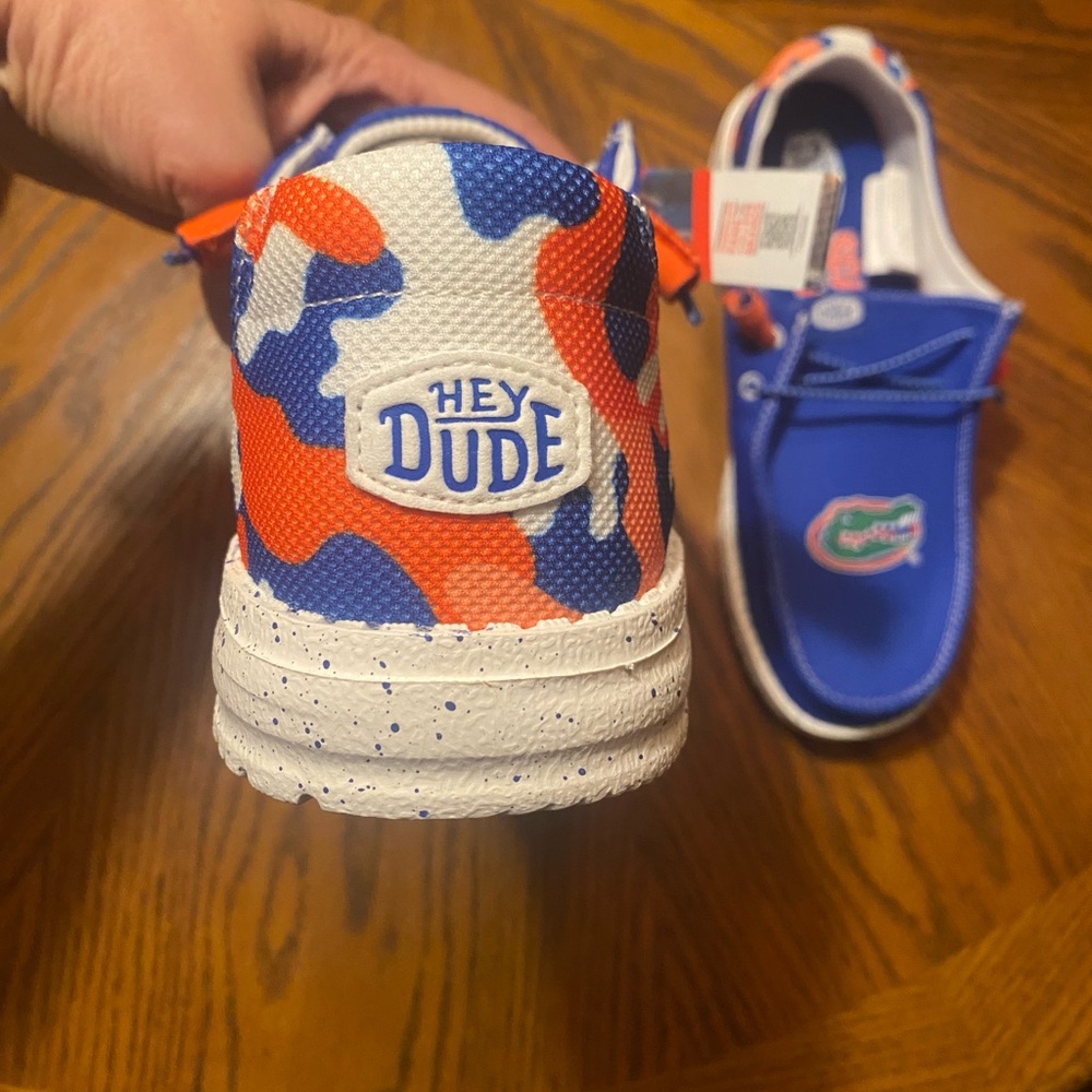 Hey Dude Women’s Gator Shoes - Picture 5 of 7